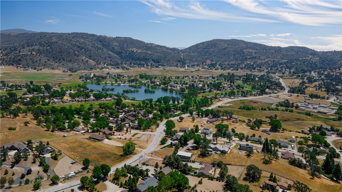 29801 Greenwater Drive Property Photo 4