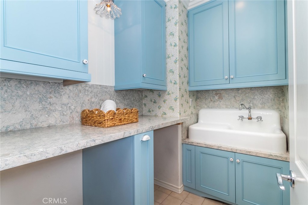24802 Greensbrier Drive Property Photo 40