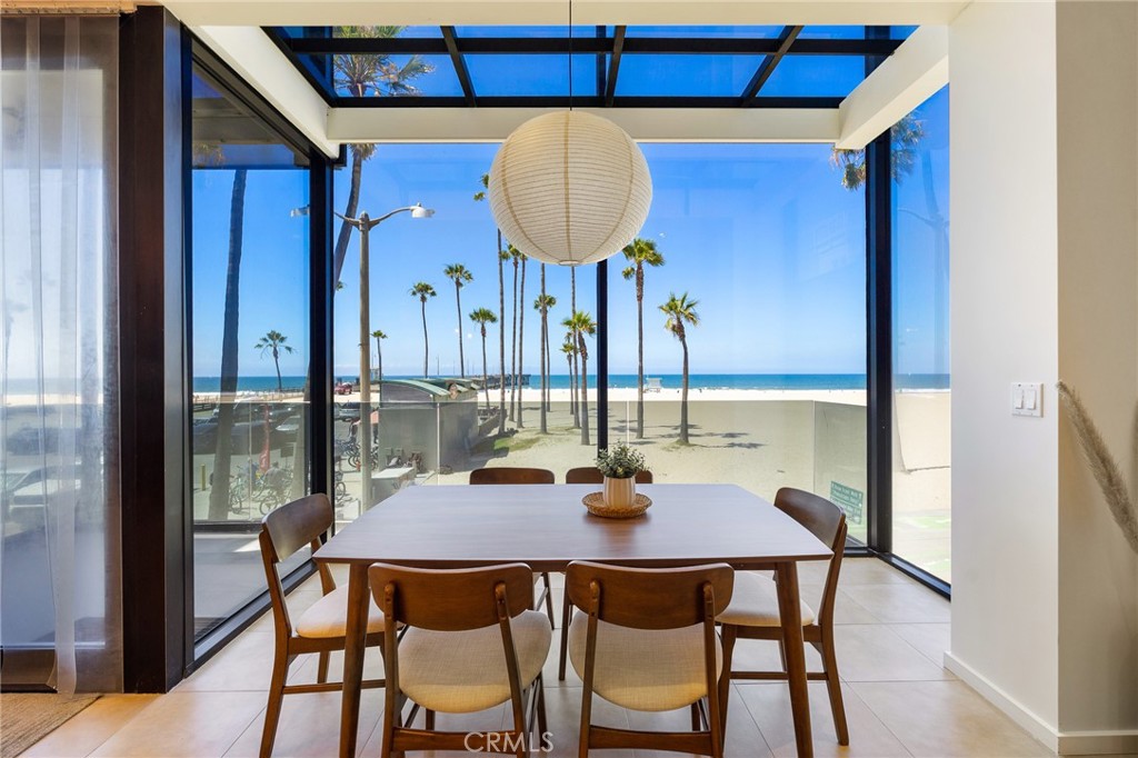 3009 Ocean Front Walk Property Photo 2