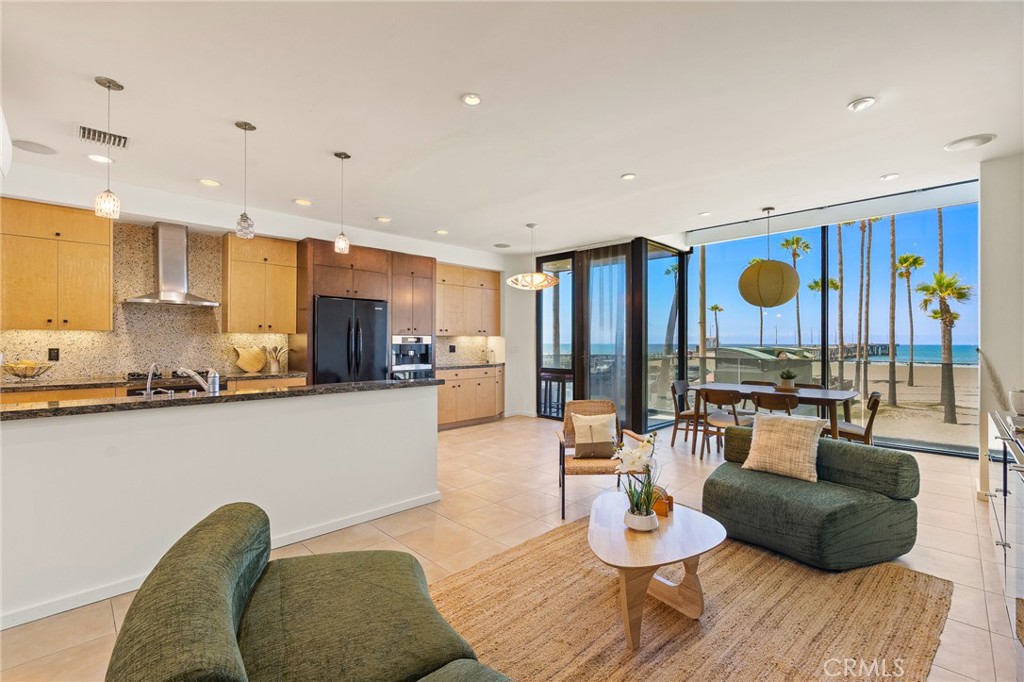 3009 Ocean Front Walk Property Photo 3