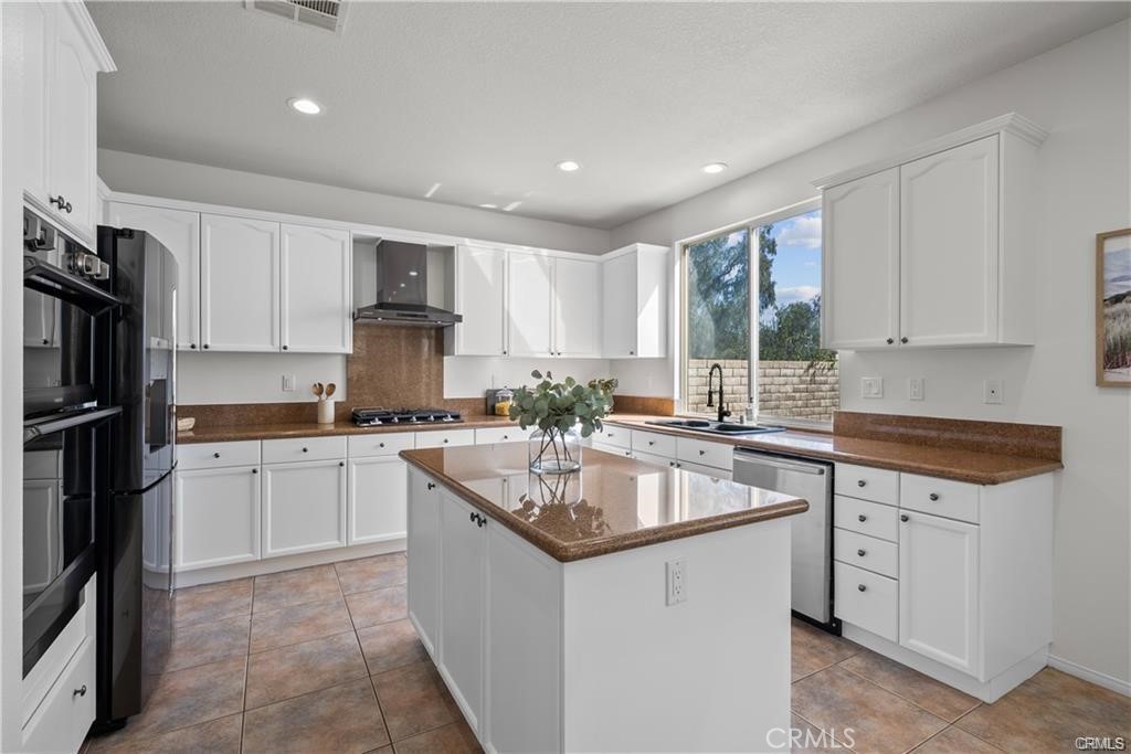 29052 Madrid Place Property Photo 16