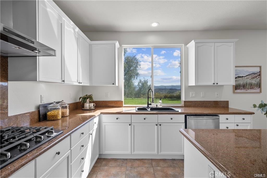 29052 Madrid Place Property Photo 17
