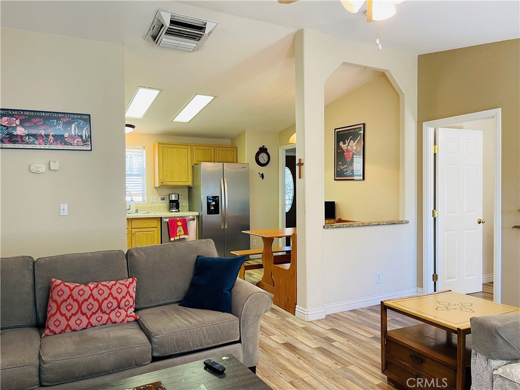 940 Hemming Way Property Photo 8