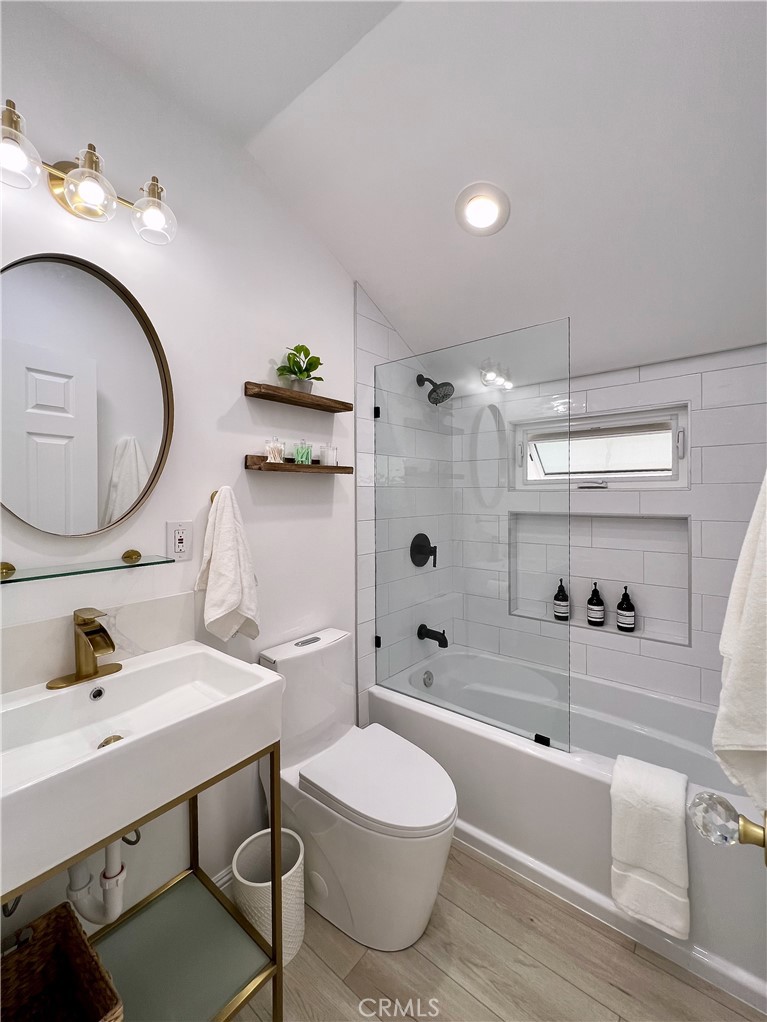 24033 1/2 Welby Way Property Photo 9