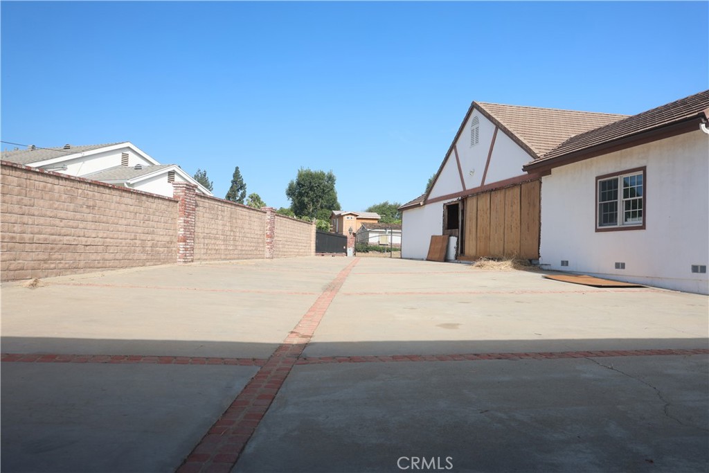9136 Balcom Avenue Property Photo 3