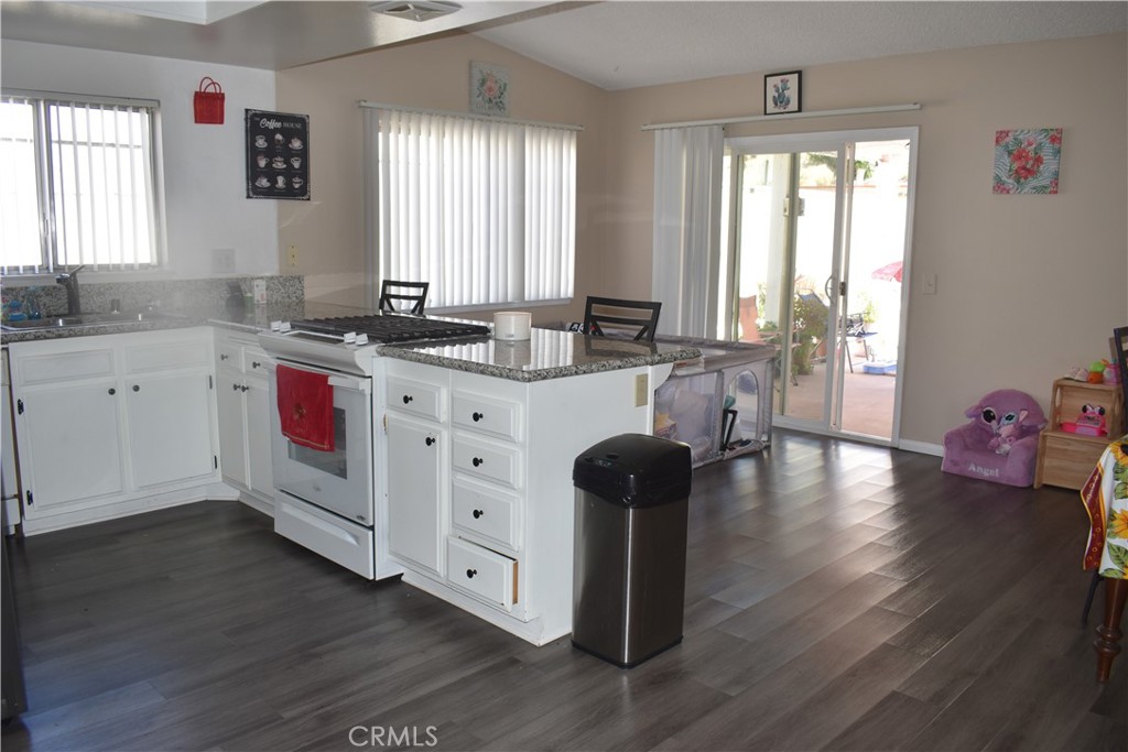 226 White Oak Property Photo 10