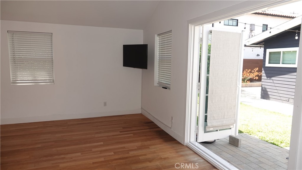 3363 Hollydale Property Photo 12