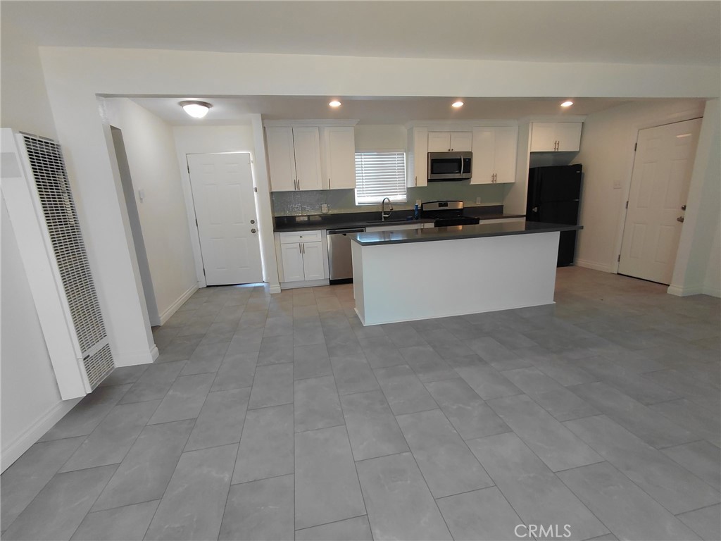 1211 E Avenue R3 Property Photo 2