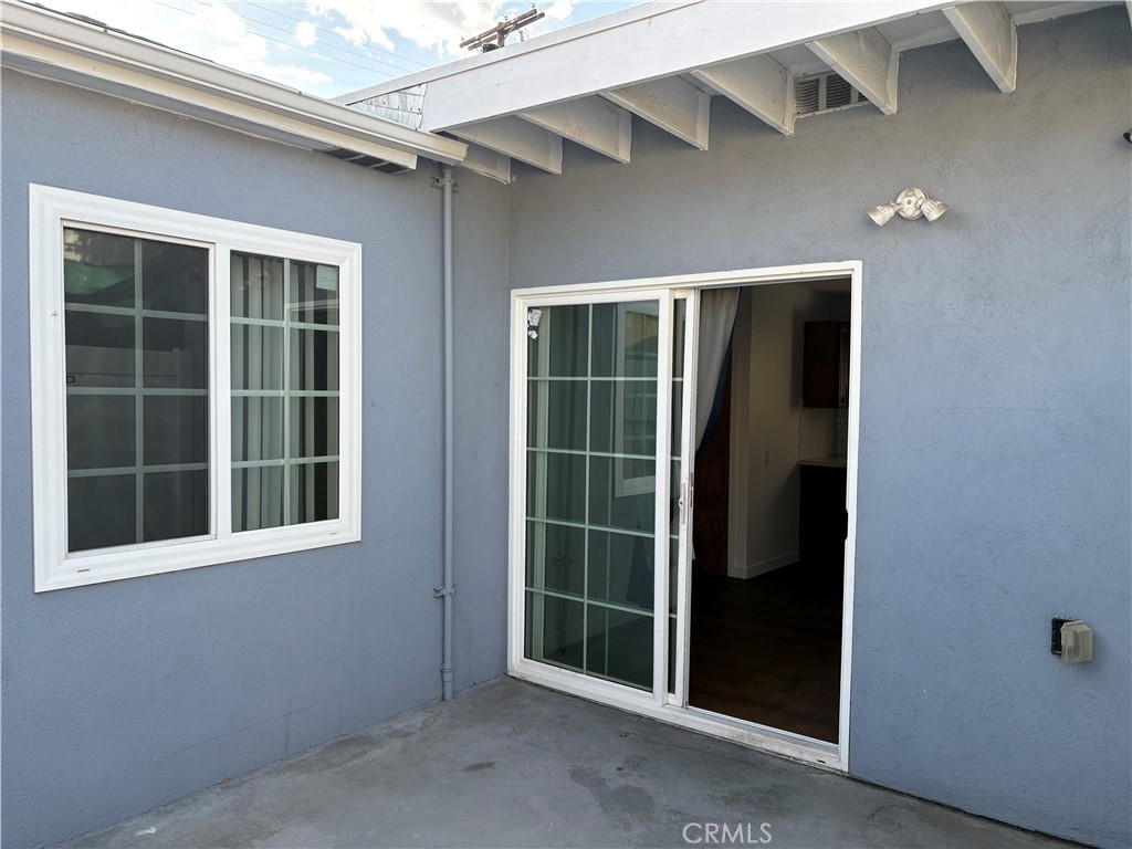 7501 1/2 Corbin Property Photo 3