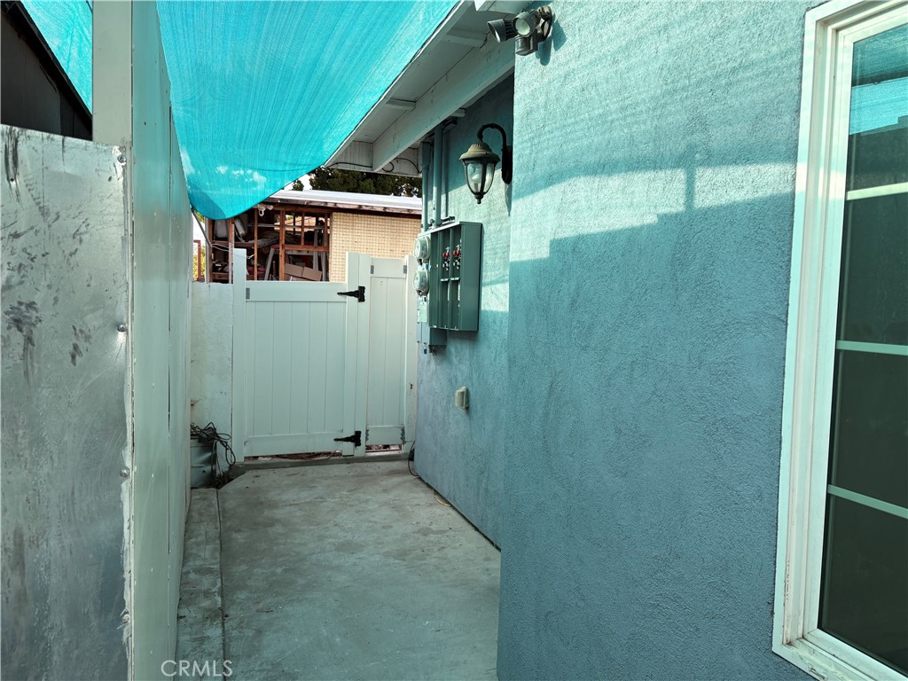 7501 1/2 Corbin Property Photo 17