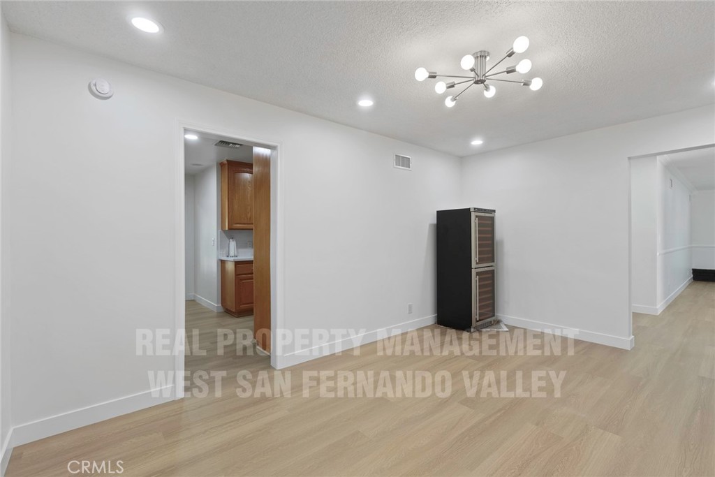 12920 Aetna St. Property Photo 11
