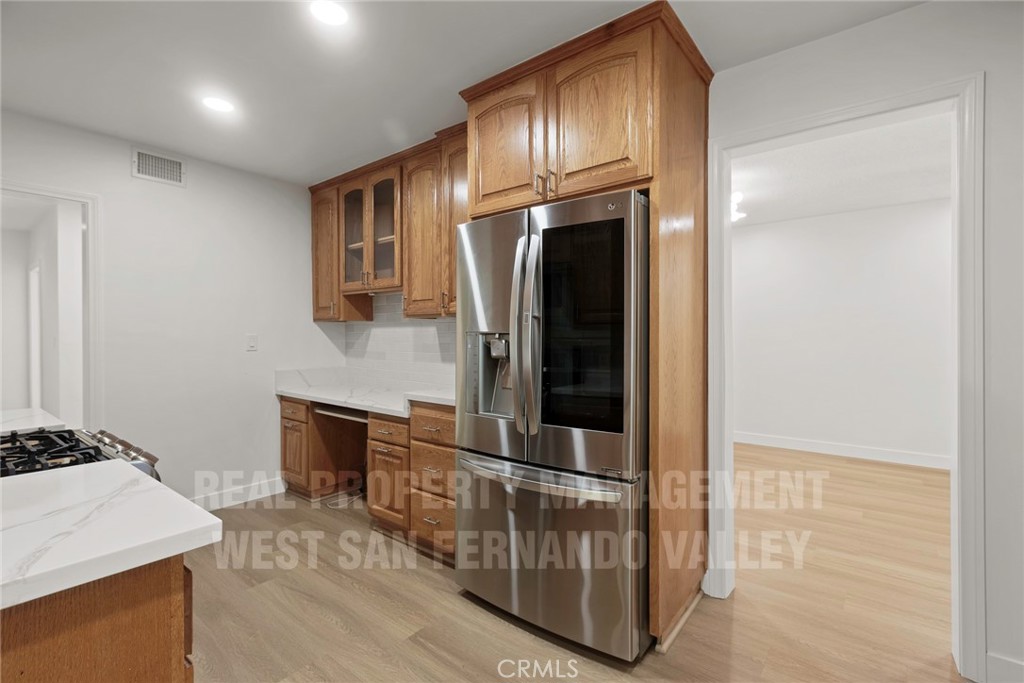12920 Aetna St. Property Photo 14