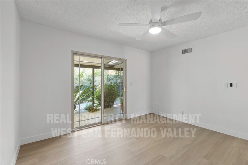 12920 Aetna St. Property Photo 21