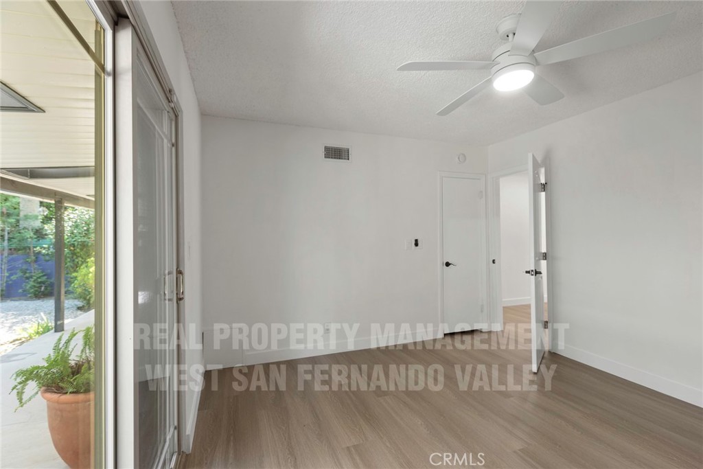 12920 Aetna St. Property Photo 22