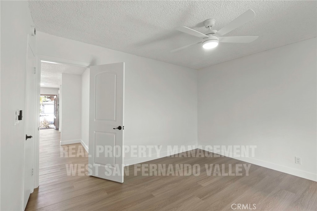 12920 Aetna St. Property Photo 23