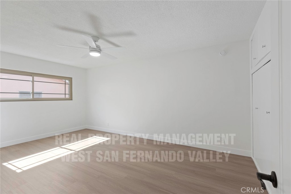 12920 Aetna St. Property Photo 25