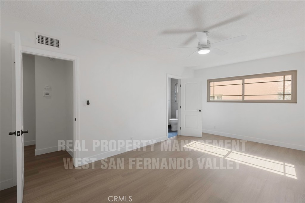 12920 Aetna St. Property Photo 28
