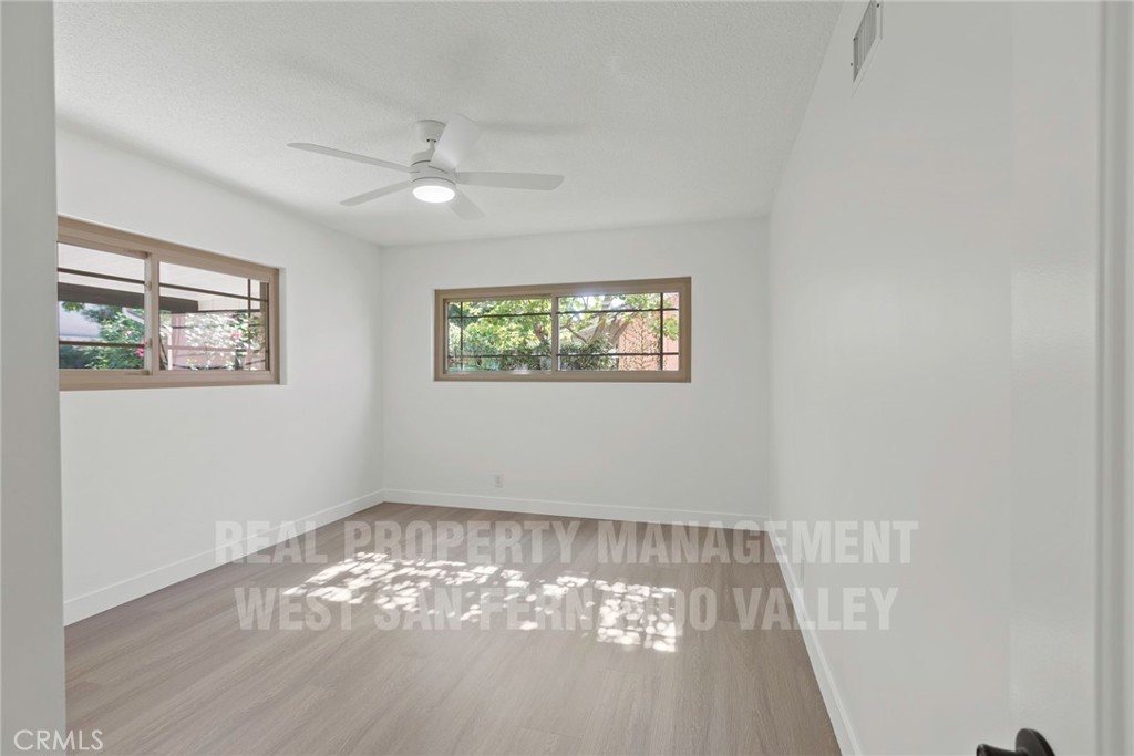 12920 Aetna St. Property Photo 30