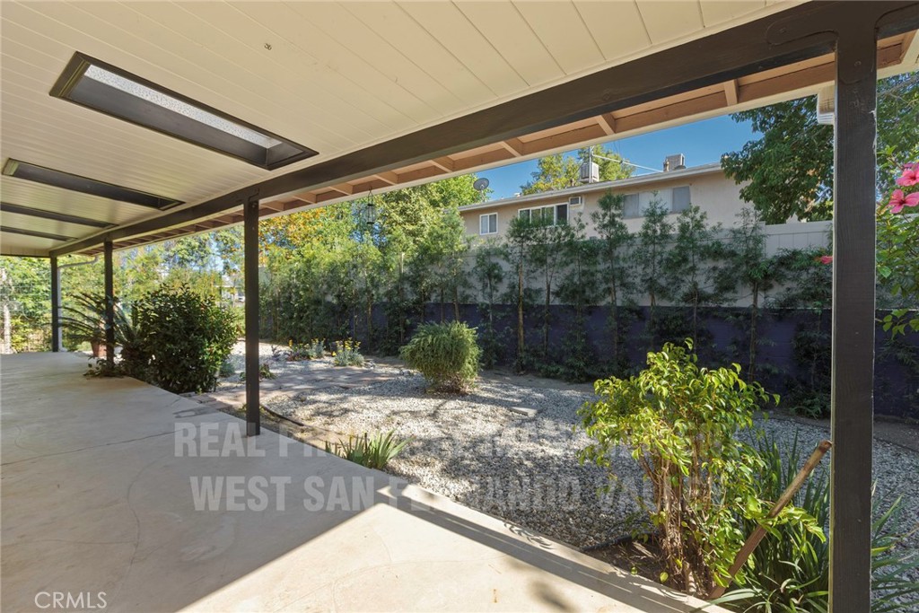 12920 Aetna St. Property Photo 35