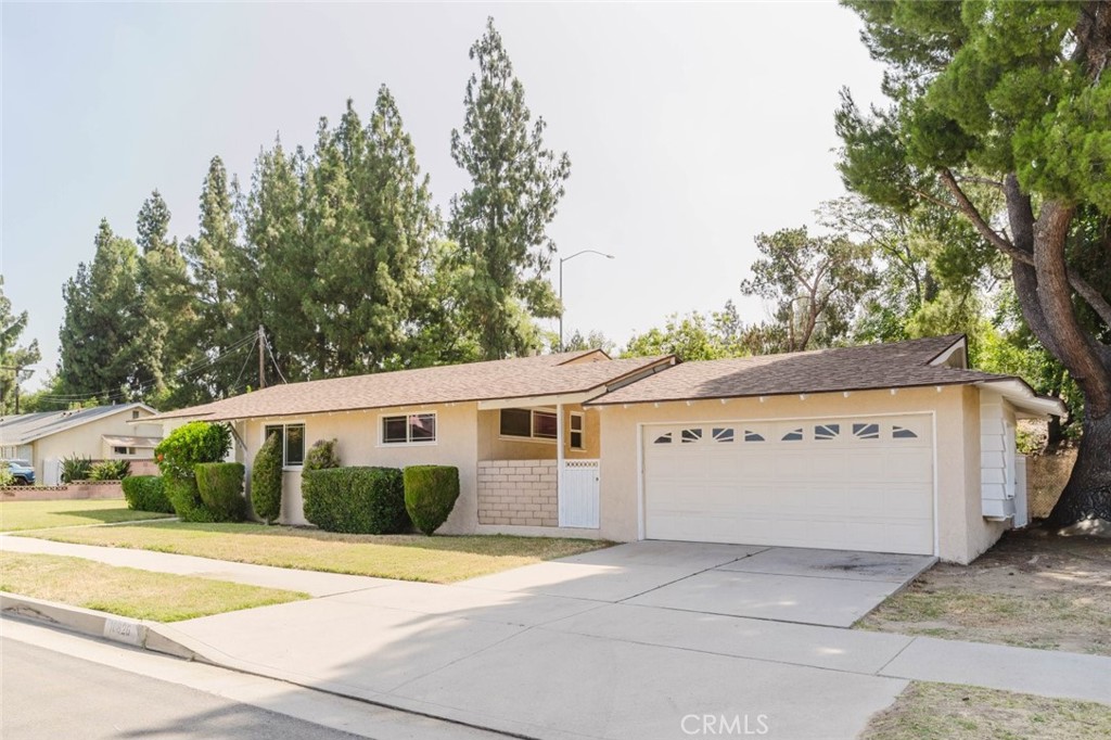 10826 Blucher Avenue Property Photo 2