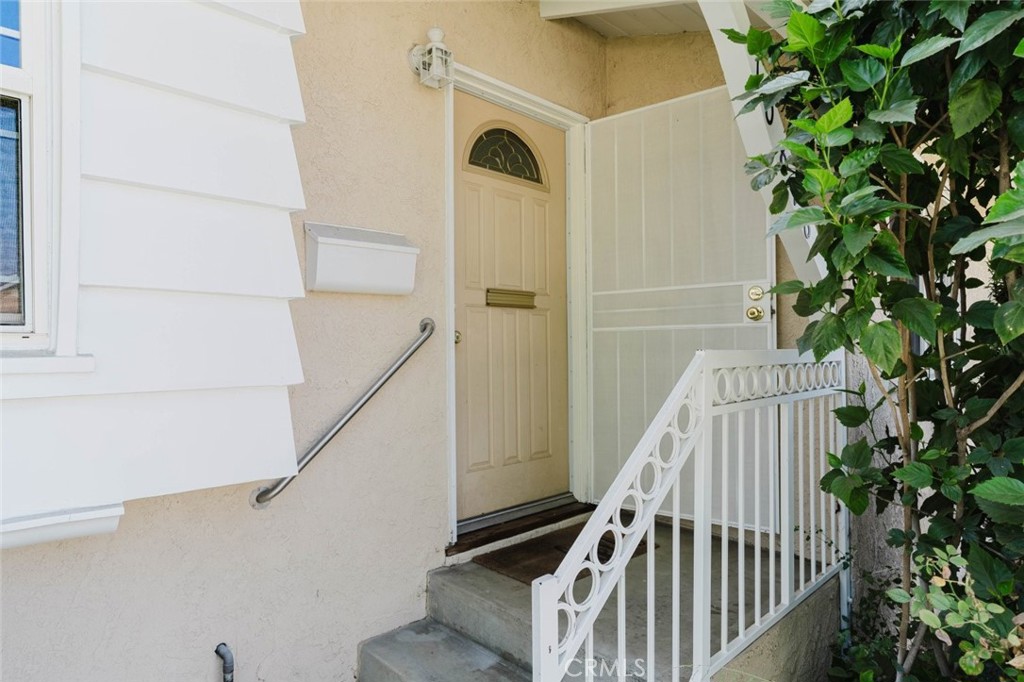 10826 Blucher Avenue Property Photo 4