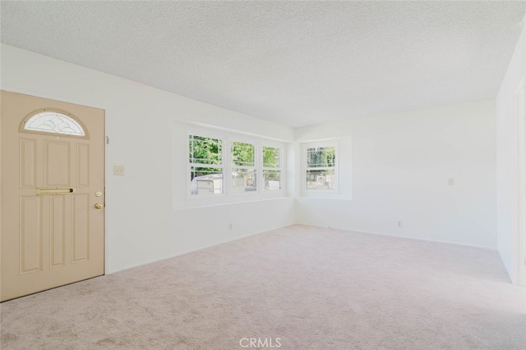 10826 Blucher Avenue Property Photo 5