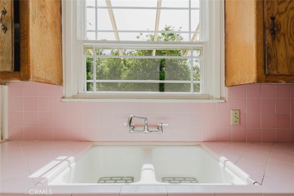 10826 Blucher Avenue Property Photo 13