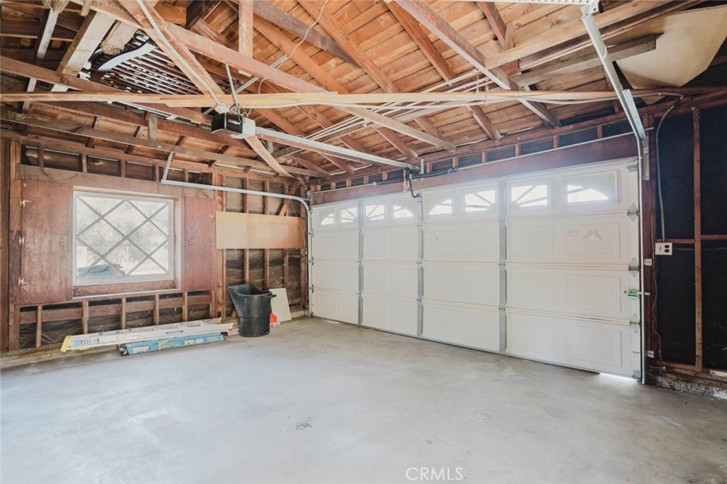 10826 Blucher Avenue Property Photo 25