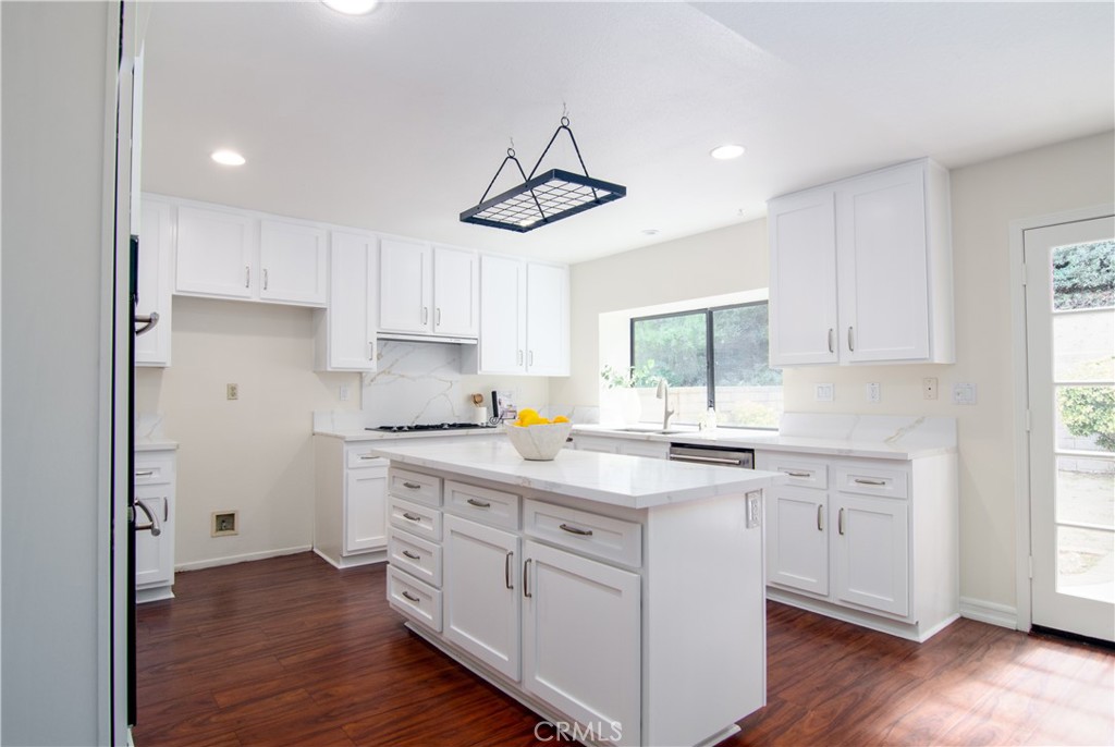 24371 Crestview Drive Property Photo 22