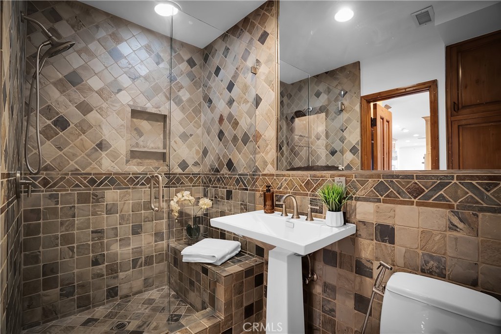 5235 San Feliciano Property Photo 33
