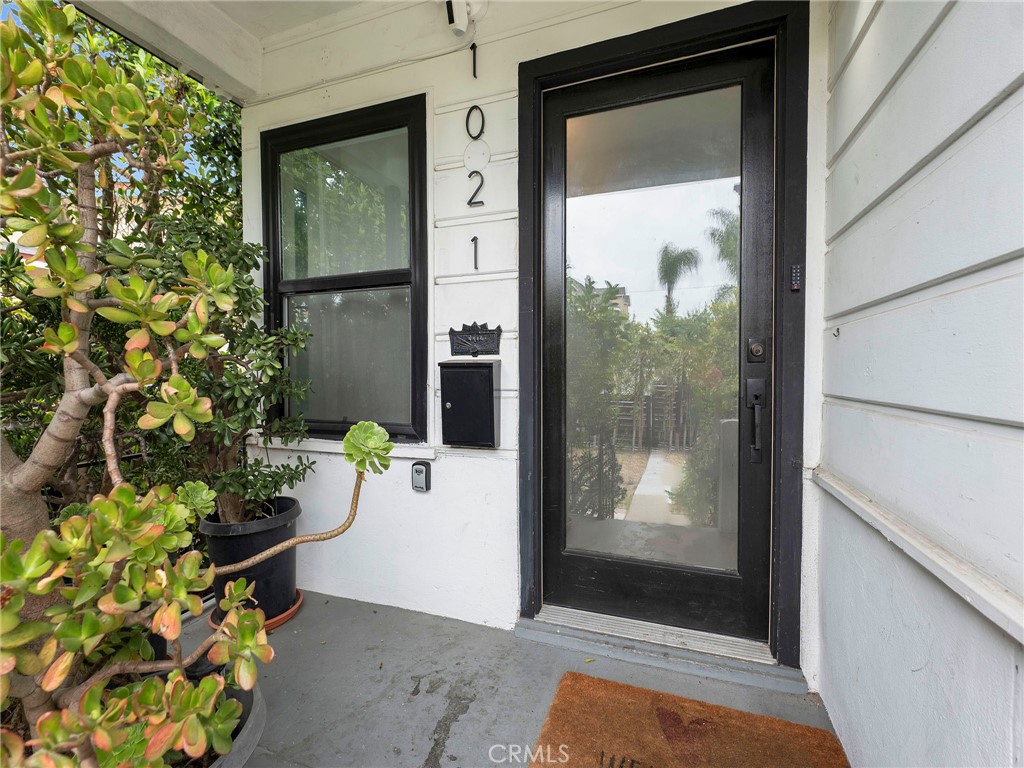 1021 E 65th Street Property Photo 6