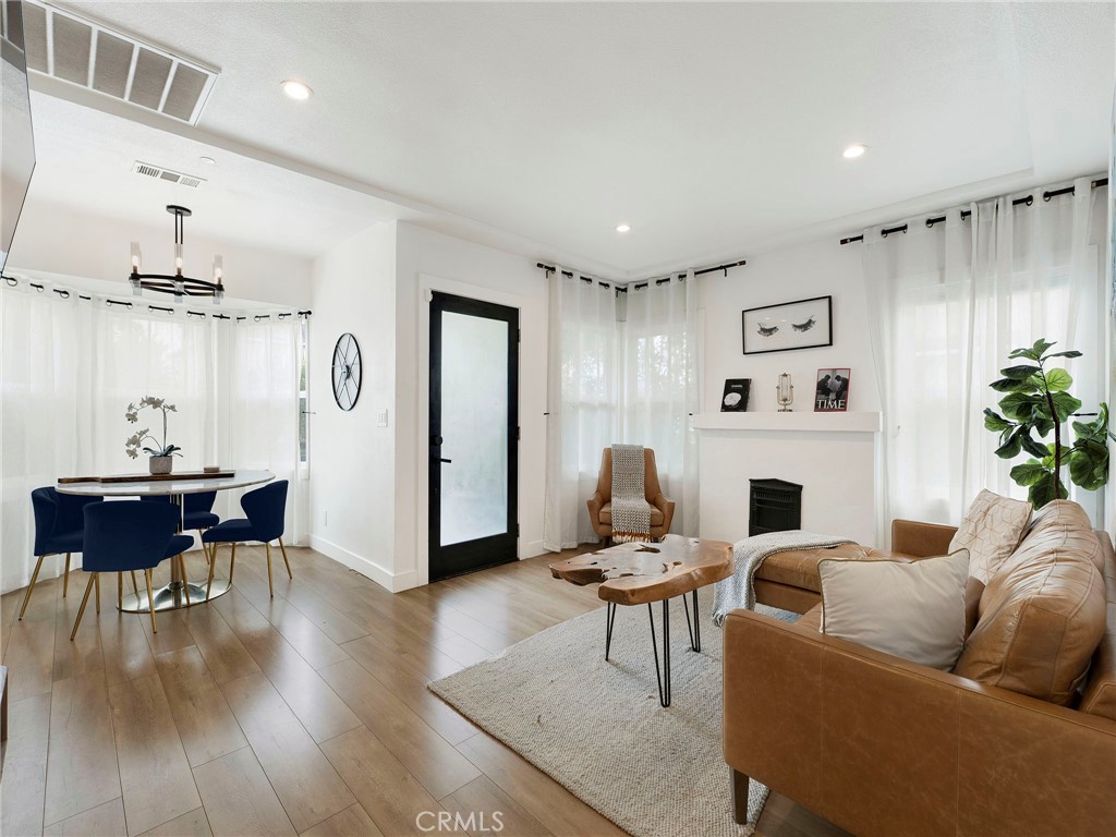1021 E 65th Street Property Photo 10