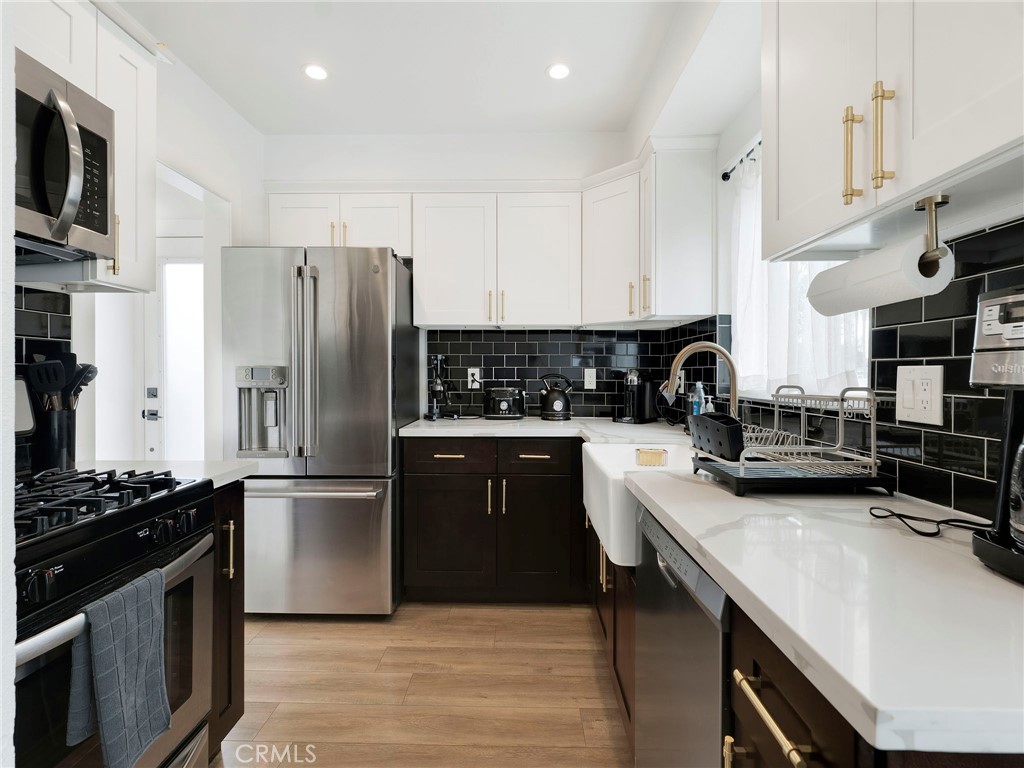1021 E 65th Street Property Photo 14