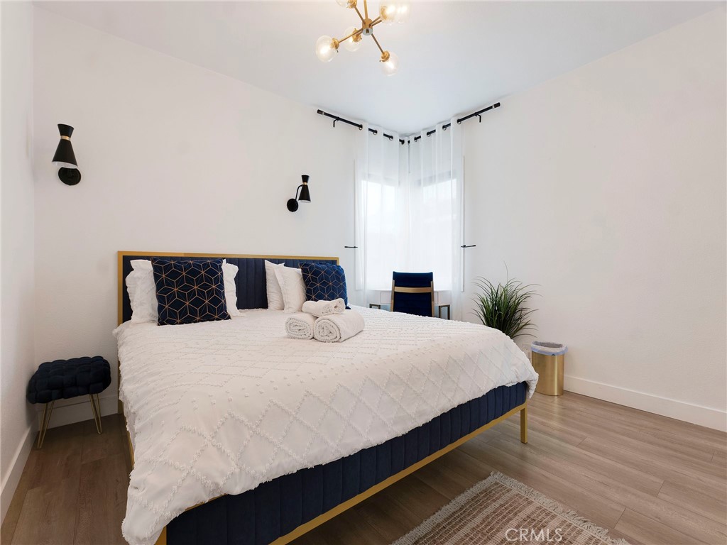 1021 E 65th Street Property Photo 18