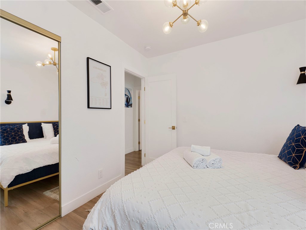 1021 E 65th Street Property Photo 19