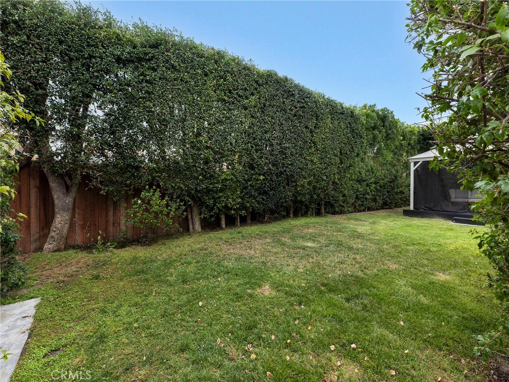 1021 E 65th Street Property Photo 29