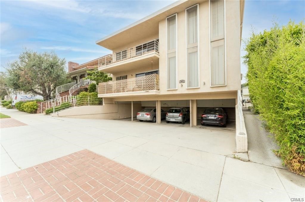 943 19th Property Photo 2