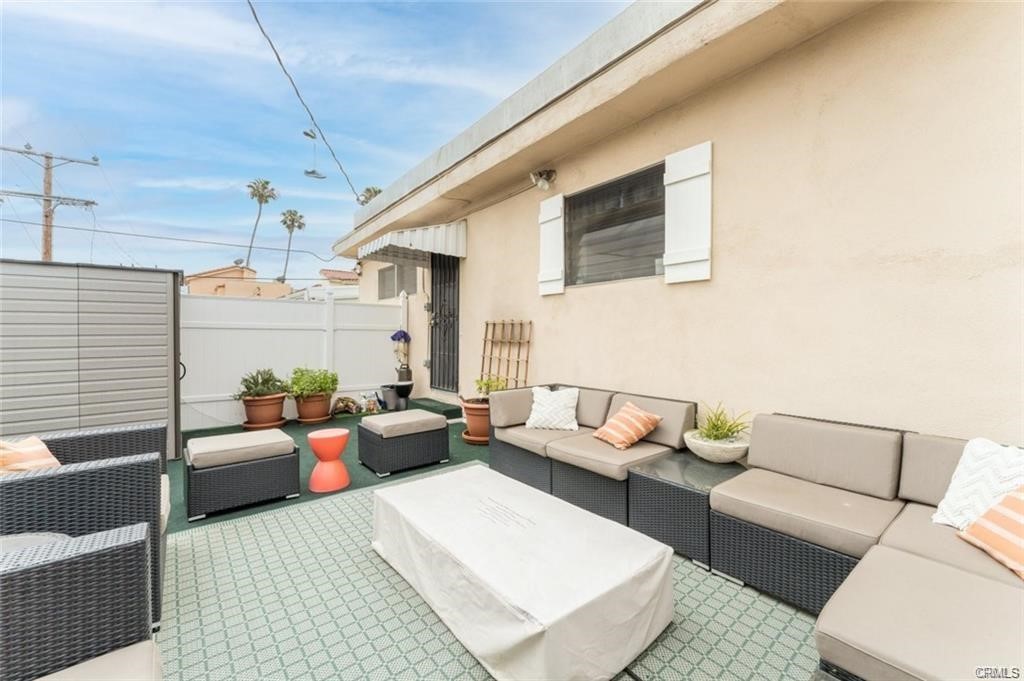 943 19th Property Photo 8