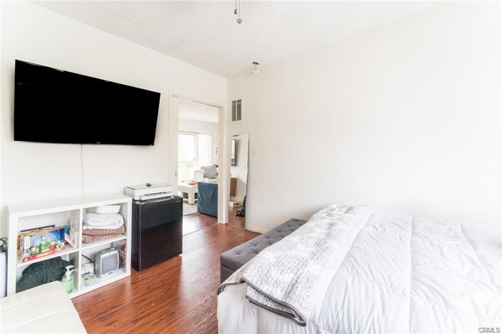 943 19th Property Photo 28