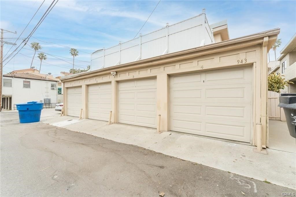 943 19th Property Photo 45