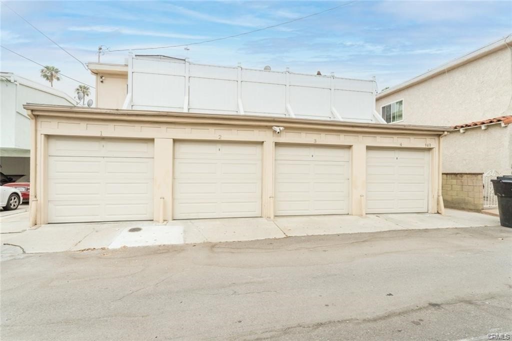 943 19th Property Photo 46