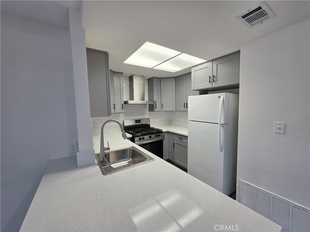 44036 25th W Property Photo 2