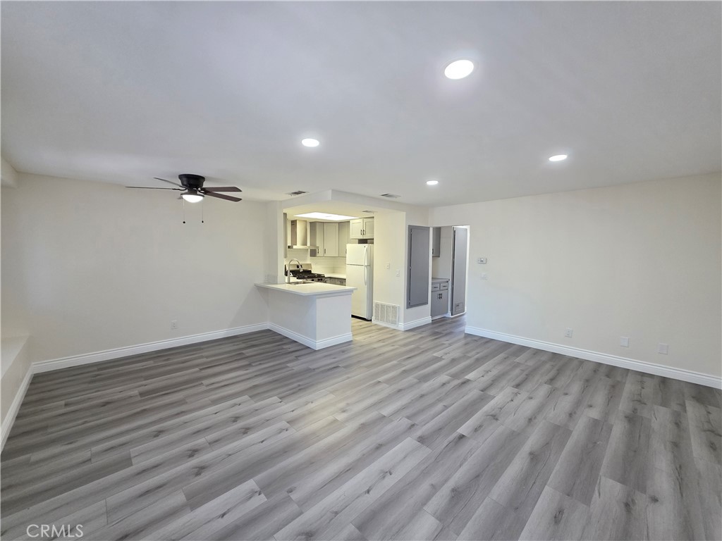 44036 25th W Property Photo 3