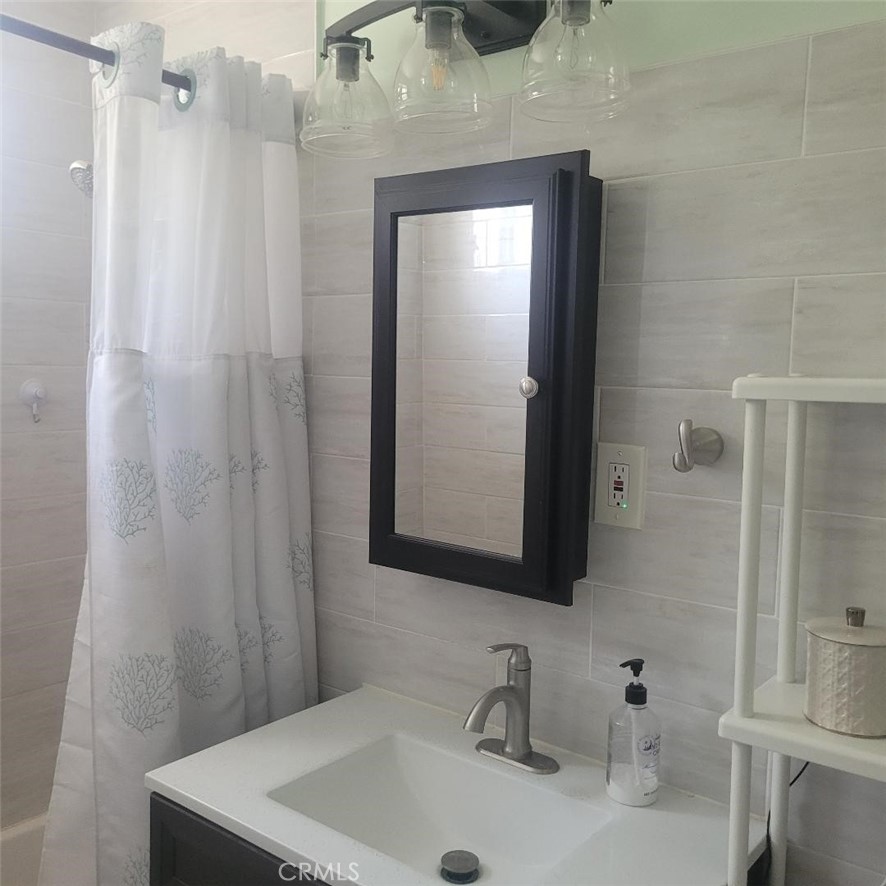 4436 W 165th Property Photo 5