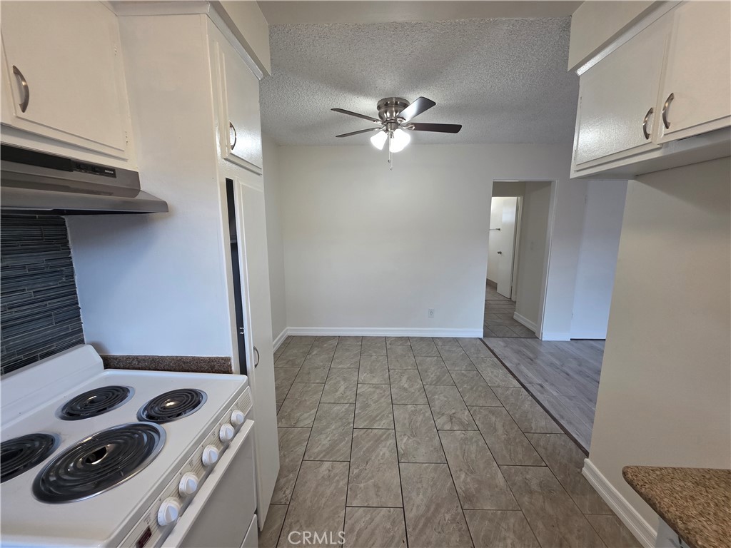 15436 Vanowen 9 Property Photo 6