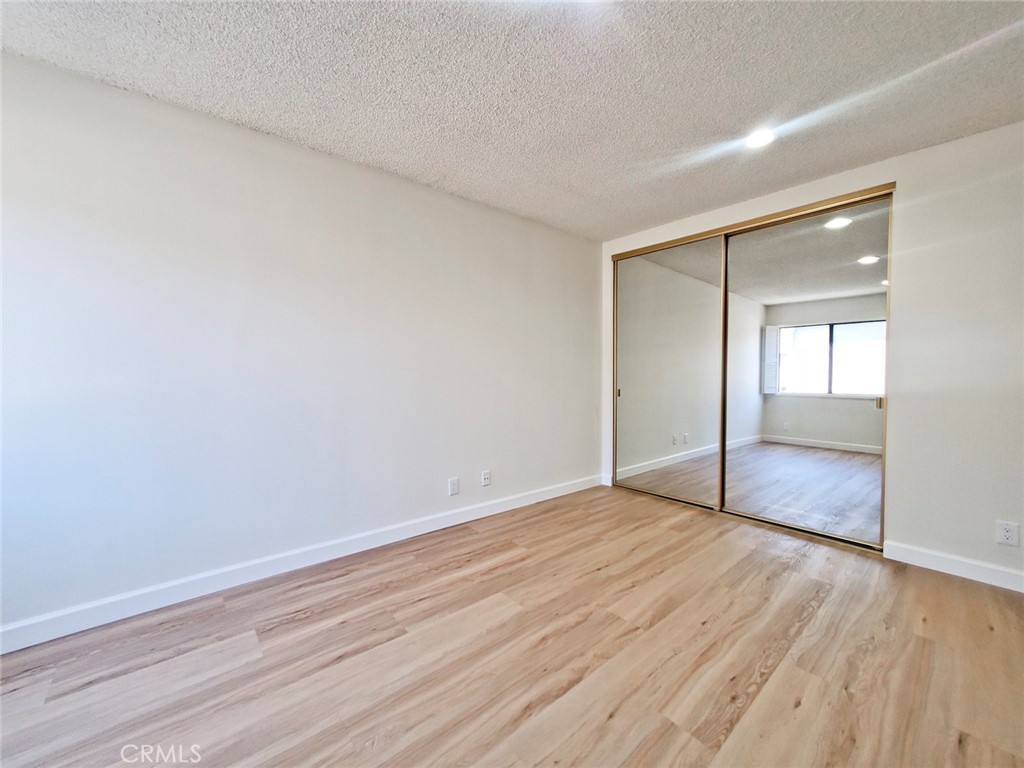 5345 White Oak Avenue G Property Photo 19