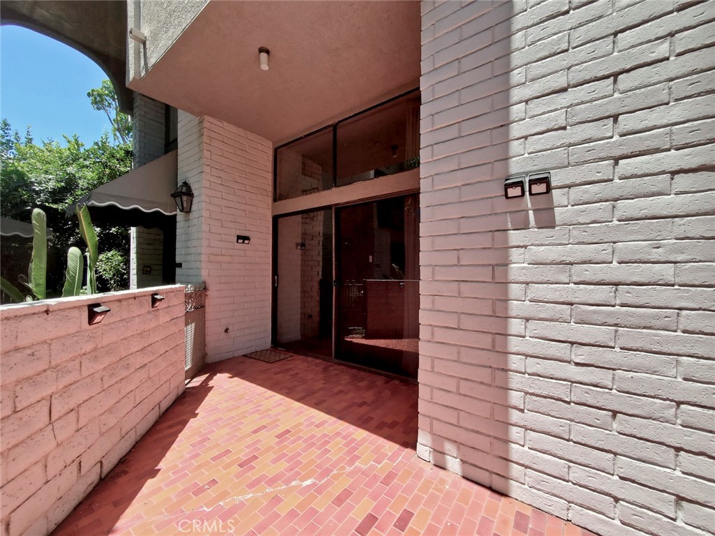 5345 White Oak Avenue G Property Photo 20