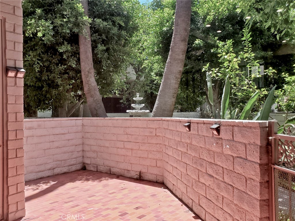 5345 White Oak Avenue G Property Photo 21