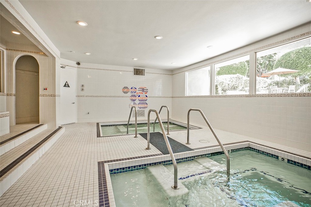 5345 White Oak Avenue G Property Photo 29