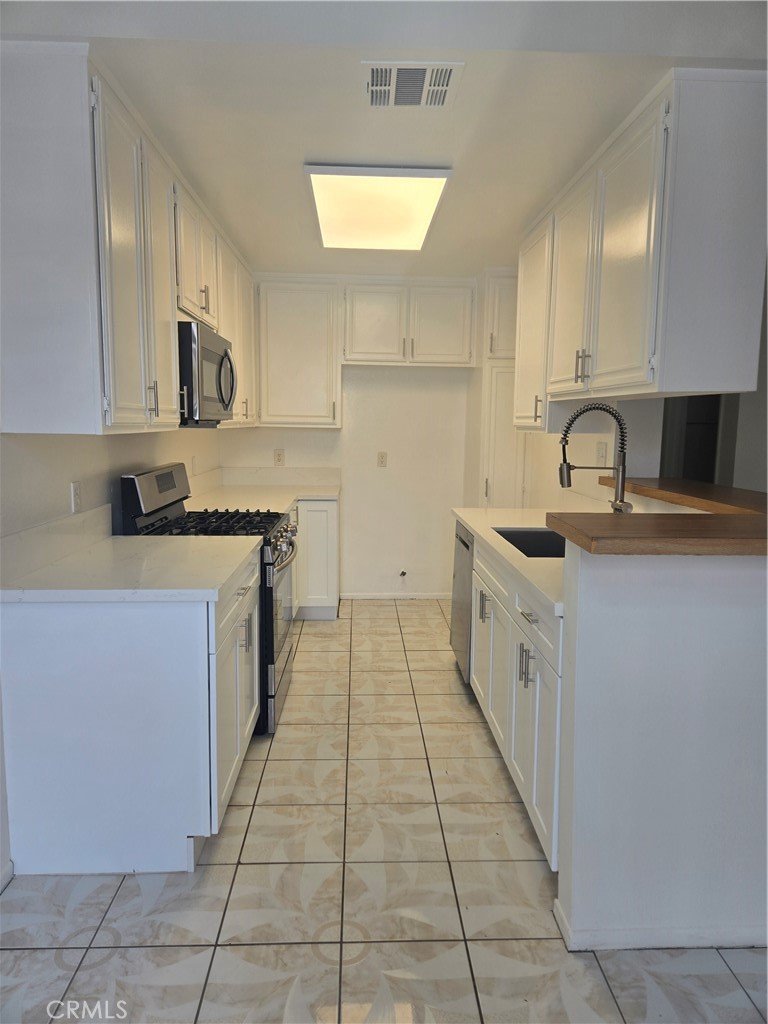 14520 Plummer 5 Property Photo 8